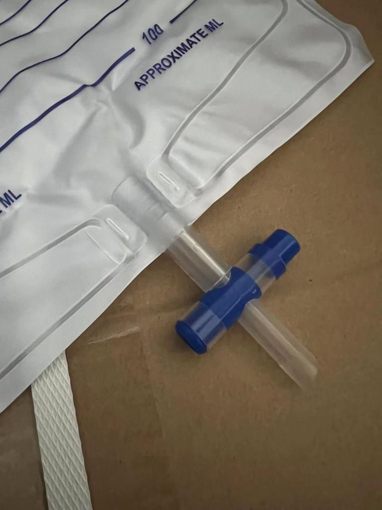 Urine Bag 2000 ml - تفاصيل الصمام